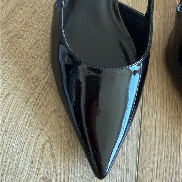 Steve Madden Black Patent Leather kitten Heels - Picture 3 of 5